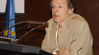 Luis Racionero.