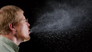 Los estornudos funcionan como uno de los vehículos más eficaces para la transmisión de agentes infecciosos aéreos