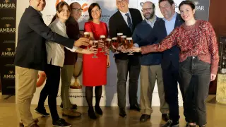 Patrocinadores y organizadores, durante la presentación del XXI Certamen de Restaurantes de Zaragoza-Premios Horeca.
