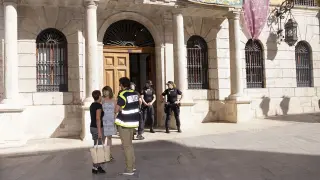 registro del ayuntamiento de Teruel por la policia nacional FotoAntonio Garcia/bykofoto 03/07/18 [[[FOTOGRAFOS]]] [[[HA ARCHIVO]]]
