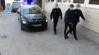 La Policía Nacional ha detenido en Huesca a cuatro jóvenes por robar en viviendas de segunda residencia.