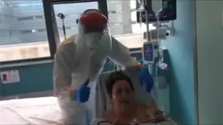 Dos mujeres abandonan los cuidados intensivos en el Hospital Clínico de Granada