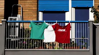 Imagen de un balcón en Roma (Italia).