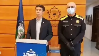 El alcalde de El Vendrell, Kenneth Martínez, ha comparecido junto a la Policía.