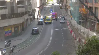 Dos heridos leves en un accidente entre un turismo y dos motocicletas en Zaragoza