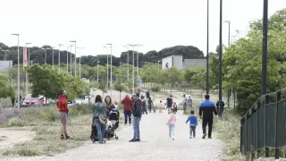 Algunas zonas de Zaragoza, como el Canal y el Parque Labordeta, han registrado una gran afluencia de padres y niños.