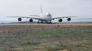 Llegada de un A380 de Air France al aeropuerto de Teruel.