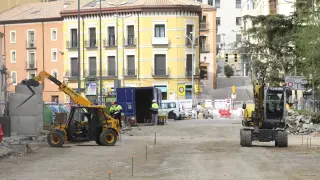 Obras de reurbanización en el paseo Ramón y Cajal de Huesca.