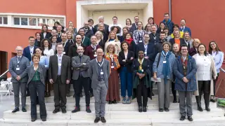 El profesor del Campus de Huesca Raúl Lardiés e investigadores europeos del proyecto Matilde en la reunión celebrada en Italia