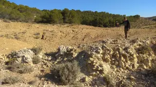 Trabajo de campo para el estudio del suelo de Teruel hace 128 millones de años.