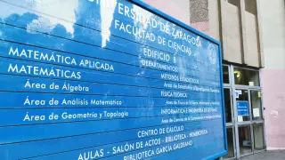 Cartel de la Facultad de Ciencias de la Universidad de Zaragoza.