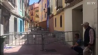 El hundimiento del suelo de un edificio en la calle de José Zamoray, 8 de Zaragoza ha obligado a actuar a los Bomberos de la capital y ha desalojar a 12 personas.
