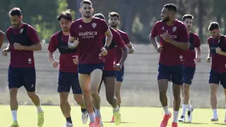 Futbolistas de la SD Huesca, durante un entrenamiento de la semana pasada.
