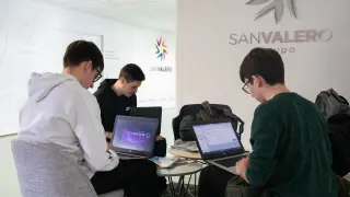 Alumnos del CPA Salduie, primer centro de FP 'Google Reference School' de España.