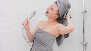 Afiliación cantar en la ducha