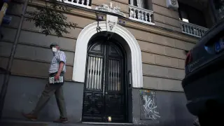 Un hombre degüella a su padre en un piso de Madrid