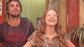 Hugo Silva y Michelle Jenner en una imagen de archivo de la serie de Antena 3