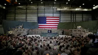 Donald Trump, durante un encuentro con las tropas estadounidenses.