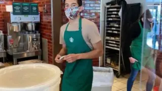 Lenin Gutierrez, el camarero de Starbucks