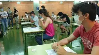 Comienzan los exámenes de la Evau y este año, por motivos del coronavirus, muchos institutos aragoneses acogen también las pruebas para garantizar la seguridad de los alumnos. Heraldo TV ha acudido a uno de ellos, el IES el Portillo de Zaragoza.