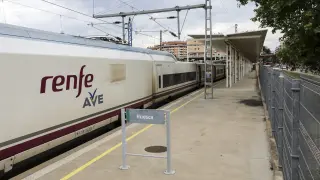 Un tren AVE en la Estación Intermodal de Huesca en imagen de archivo.