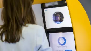 Cajero automático con tecnología de reconocimiento facial de Aragón, en la oficina ubicada en la plaza de España