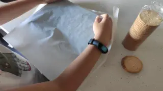 Colocar papel horno