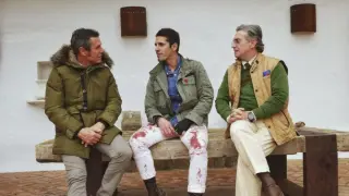 Imagen de Joaquín Ramos conversando con Joselito y Talavante.