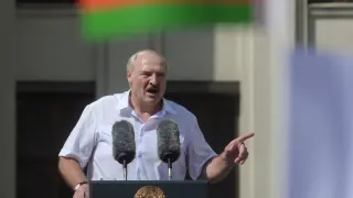 Alexander Lukashenko se dirige a sus seguidores este domingo en Minsk.