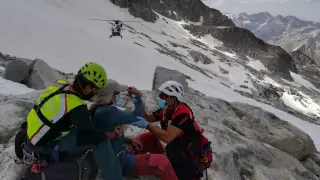 Rescate de un montañero lesionado este verano cerca del Aneto.