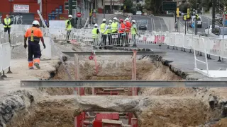 Obra de renovación de la gran tubería de agua de la Avenida Navarra en Zaragoza