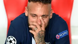 Neymar en un partido de su equipo el PSG.