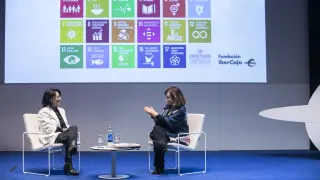 Cristina Gallach (derecha), alta comisionada del Gobierno para la Agenda 2030, con Cristina Monge.