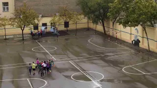 Patio de recreo en un colegio de Zaragoza