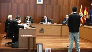 El acusado de agersión sexual, ayer en el juicio en la Audiencia Provincial de Zaragoza.