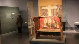 La obra más llamativa de Sijena que aún conserva el Museo de Lérida es el trono de doña Blanca de Aragón y Anjou, del siglo XIV.