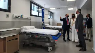 La consejera de Sanidad, Sira Repollés, y el alcalde de Zaragoza, Jorge Azcón, en la presentación del Hospital Miraflores.