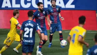 Siovas debutó con la SD Huesca ante el Cádiz