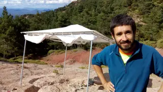 José Manuel Gasca, codirector de la excavación, y que encontró el primer huevo.