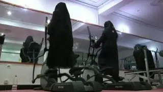 Una activista abre con éxito un gimnasio en Kandahar