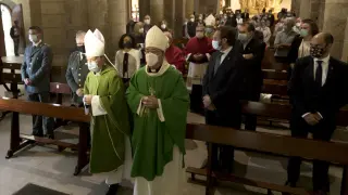 En la ceremonia coincidieron los obispos de Barbastro-Monzón (dcha) y Lérida.