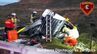 Un camionero de 30 años y natural de Portugal, J.M.R.S., ha fallecido este domingo al sufrir un accidente de tráfico en la carretera N-122, en el término municipal de la localidad zaragozana de Tarazona.