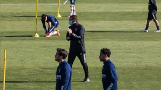 Rubén Baraja dirige el entrenamiento de ayer.