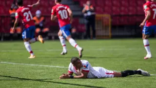 Los jugadores del Granada celebran el gol de Yangel Herrera ante el Sevilla.