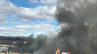 Bomberos de la Diputación de Teruel han extinguido este lunes, 26 de octubre, un incendio en la escombrera del municipio de Mas de las Matas