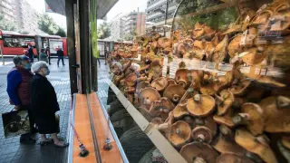La venta de setas en los comercios de Zaragoza