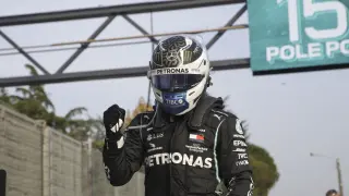 Valtteri Bottas celebra su clasificación.