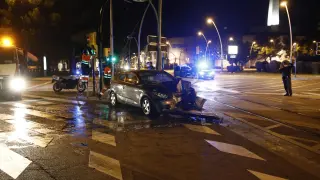 Un coche arrolla a tres peatones y causa heridas graves a dos de ellos