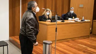 El acusado de agresión sexual, de 80 años, ayer en el juicio celebrado en la Audiencia de Zaragoza.