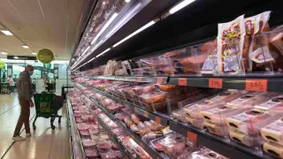 Mercadona de la avenida Atarés de Zaragoza. Carne. Procesada. Bandejas. Pollo. Supermercado. Recurso.